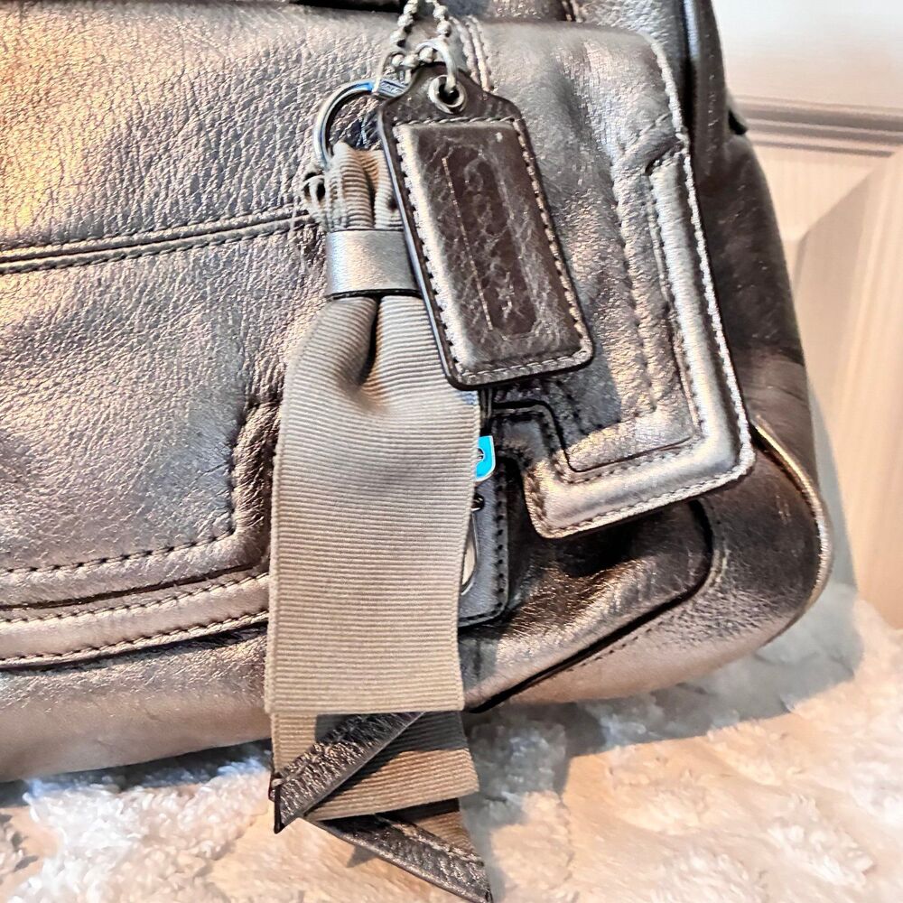 Coach Poppy Leather Pushlock Satchel Handbag Metallic Silver Pewter Bag Charm - Picture 4 of 11